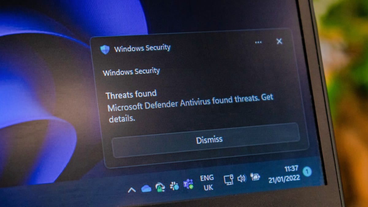 Microsoft Defender advirtiendo en Windows